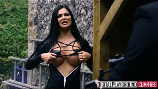 Nữ điệp viên chơi chiêu